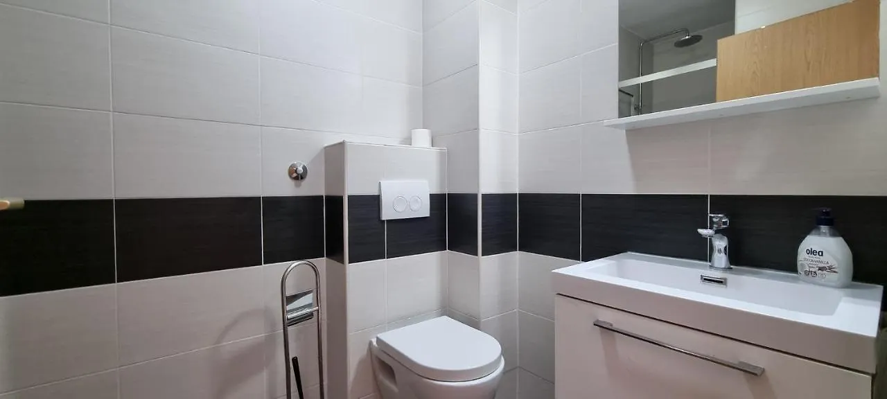 Sand Beach Apartment Idila ميدولين